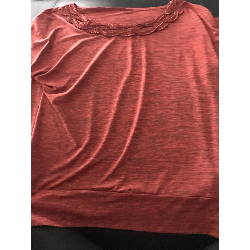 Red/orange top